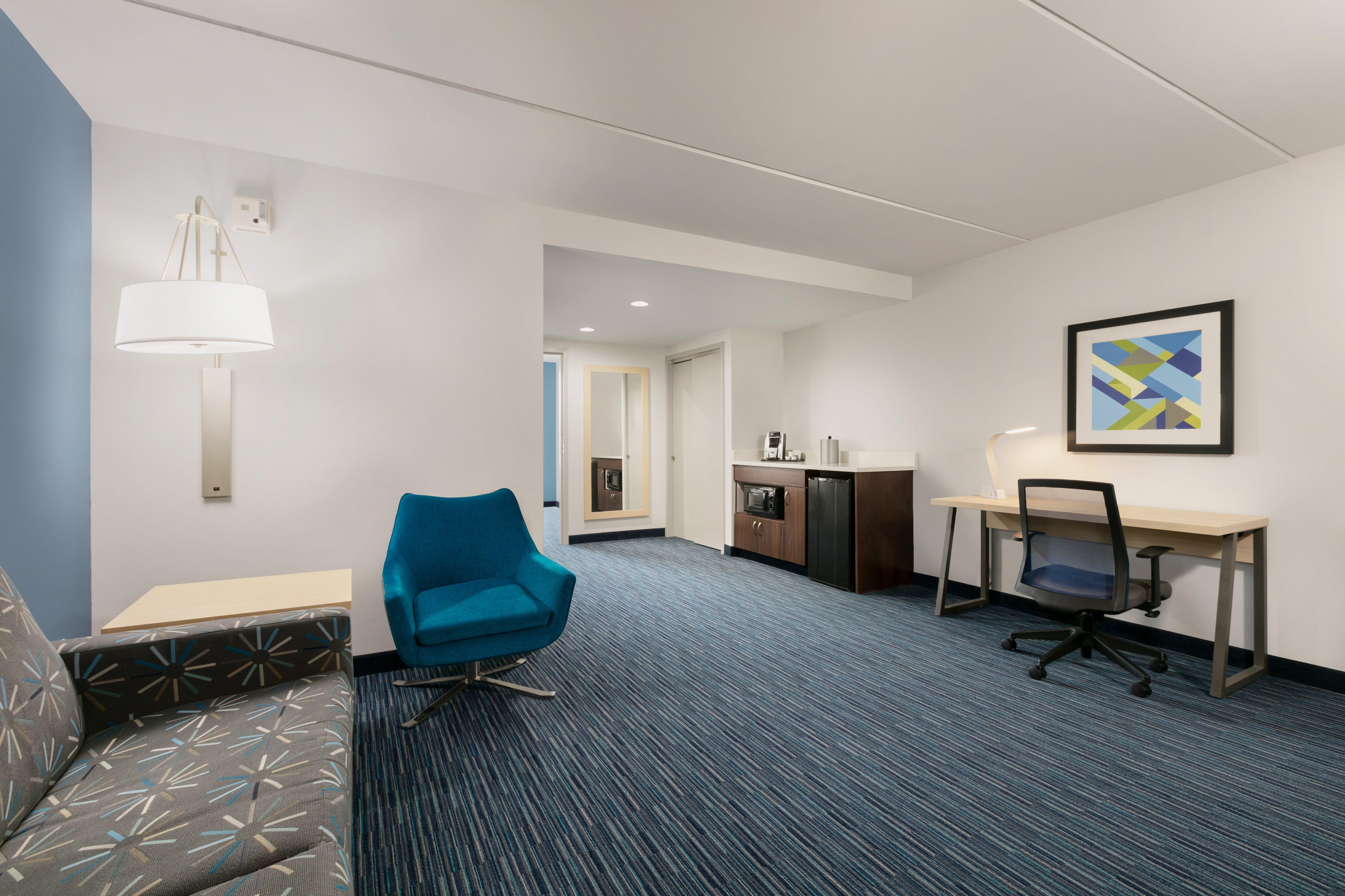 Holiday Inn Express Hotel & Suites Norfolk Airport By Ihg Exterior photo