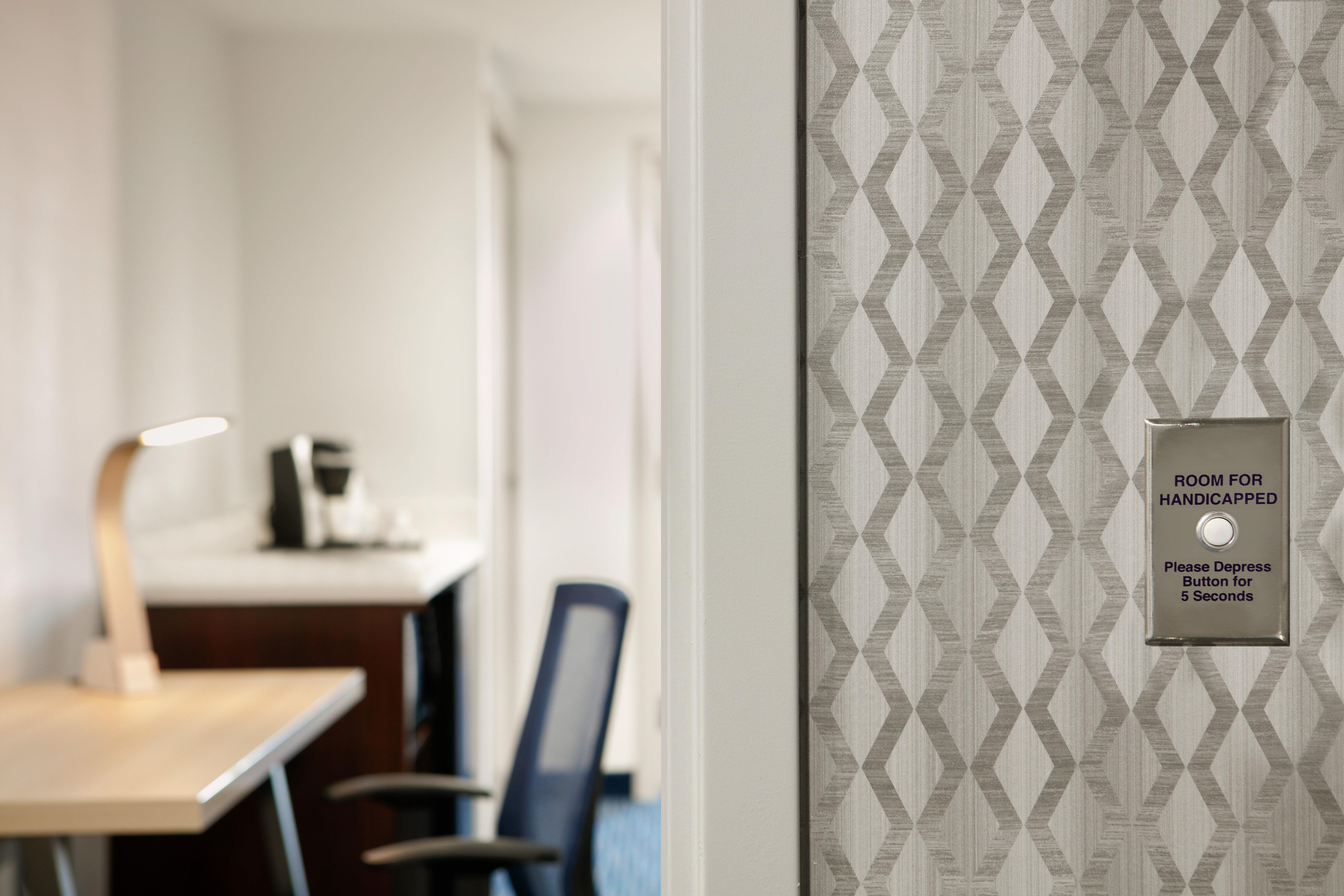 Holiday Inn Express Hotel & Suites Norfolk Airport By Ihg Exterior photo